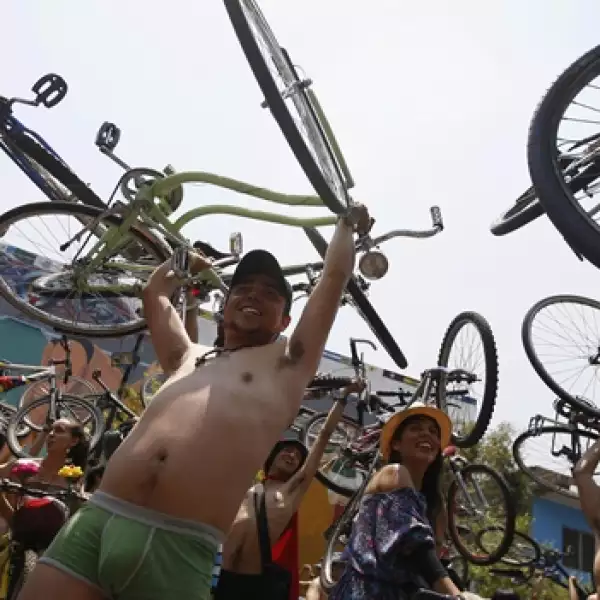 ciclistas desnudos en guadalajara