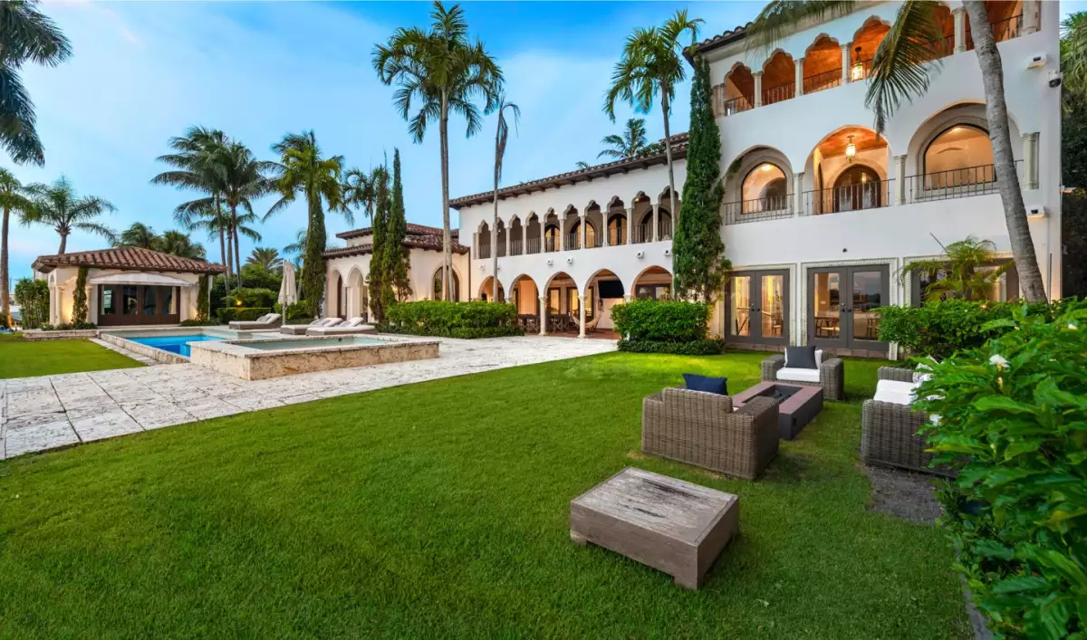 Mansion que perteneció a Cher