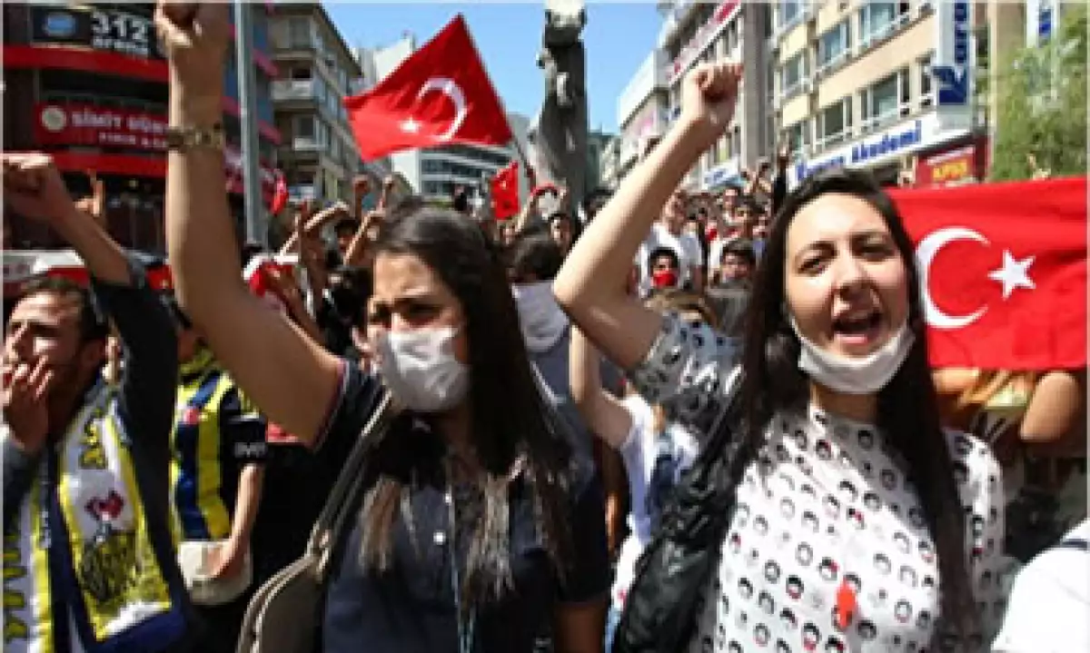 El acuerdo para reurbanizar un parque en Estambul generó protestas de la sociedad turca. (Foto: tomada de CNNMoney)