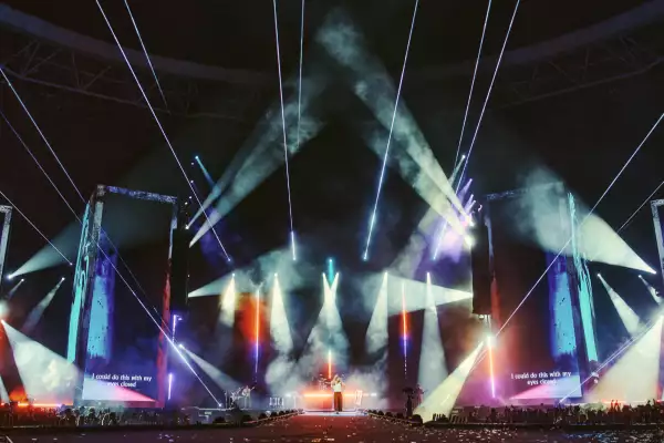 diseñador-mitchell-schellenger-escenario-imagine-dragons.jpg