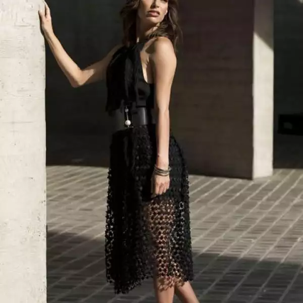 La empresaria en un vestido Chloé, cinturón Lanvin y zapatos Alexandre Birman.