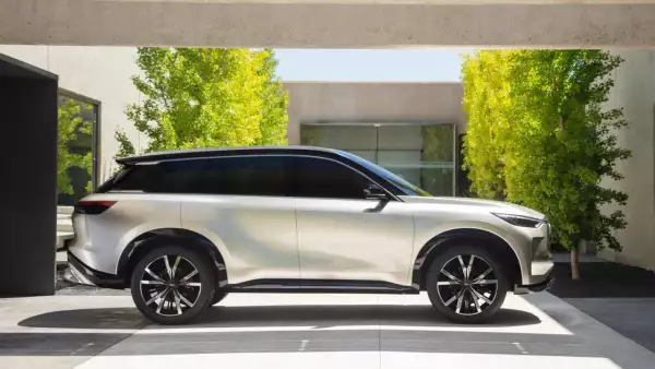 Infiniti QX60 Monograph lateral.JPG
