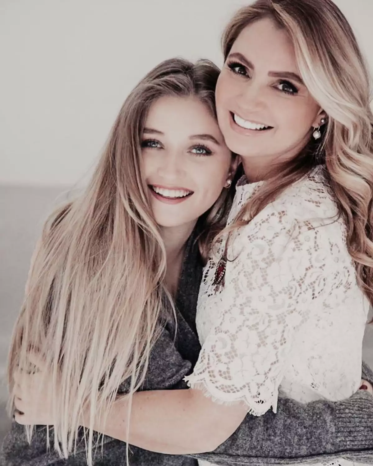 Fernanda Castro y Angélica Rivera