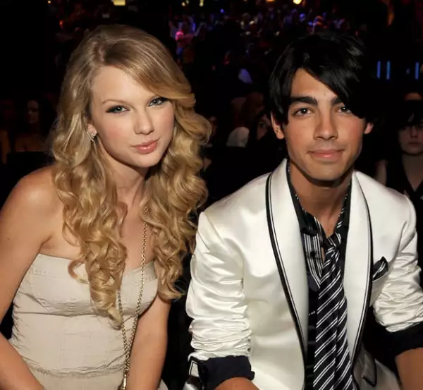 La primer breakup song de Taylor fue cuando tenía 18 años y tenía una relación con Joe Jonas.