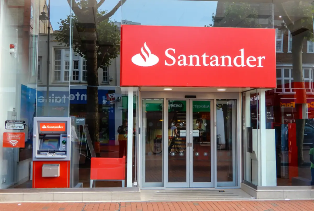 Santander recompra acciones México 