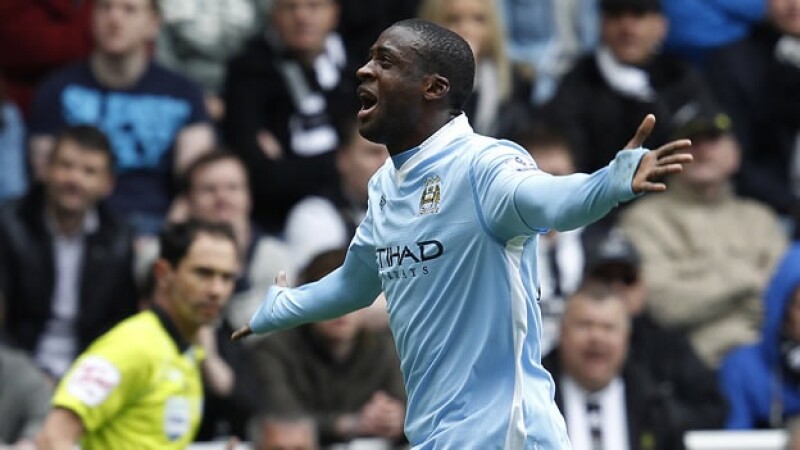Toure Yaya celebra un gol