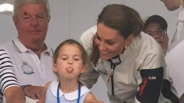 Princesa Charlotte y Kate Middleton
