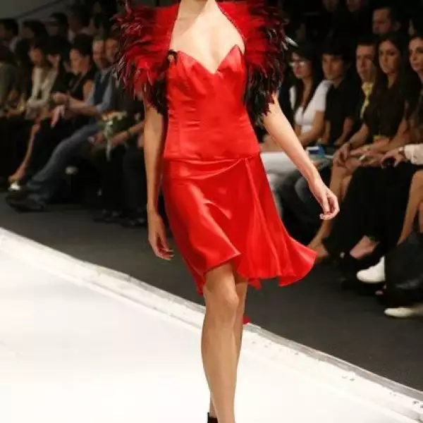 Pasarela de Mariana Luna