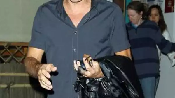 George Clooney y Tom Hanks pidieron a los miembros del  Sindicato de Actores de Pantalla de Estados Unidos votar Sí al nuevo contrato con los grandes estudios de Hollywood, luego de una larga disputa