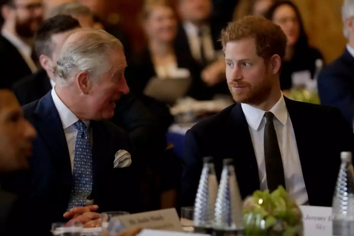 El príncipe Harry y el rey Carlos III de Inglaterra