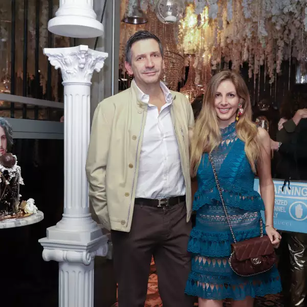 Arturo y Vanessa Ifergan.jpg