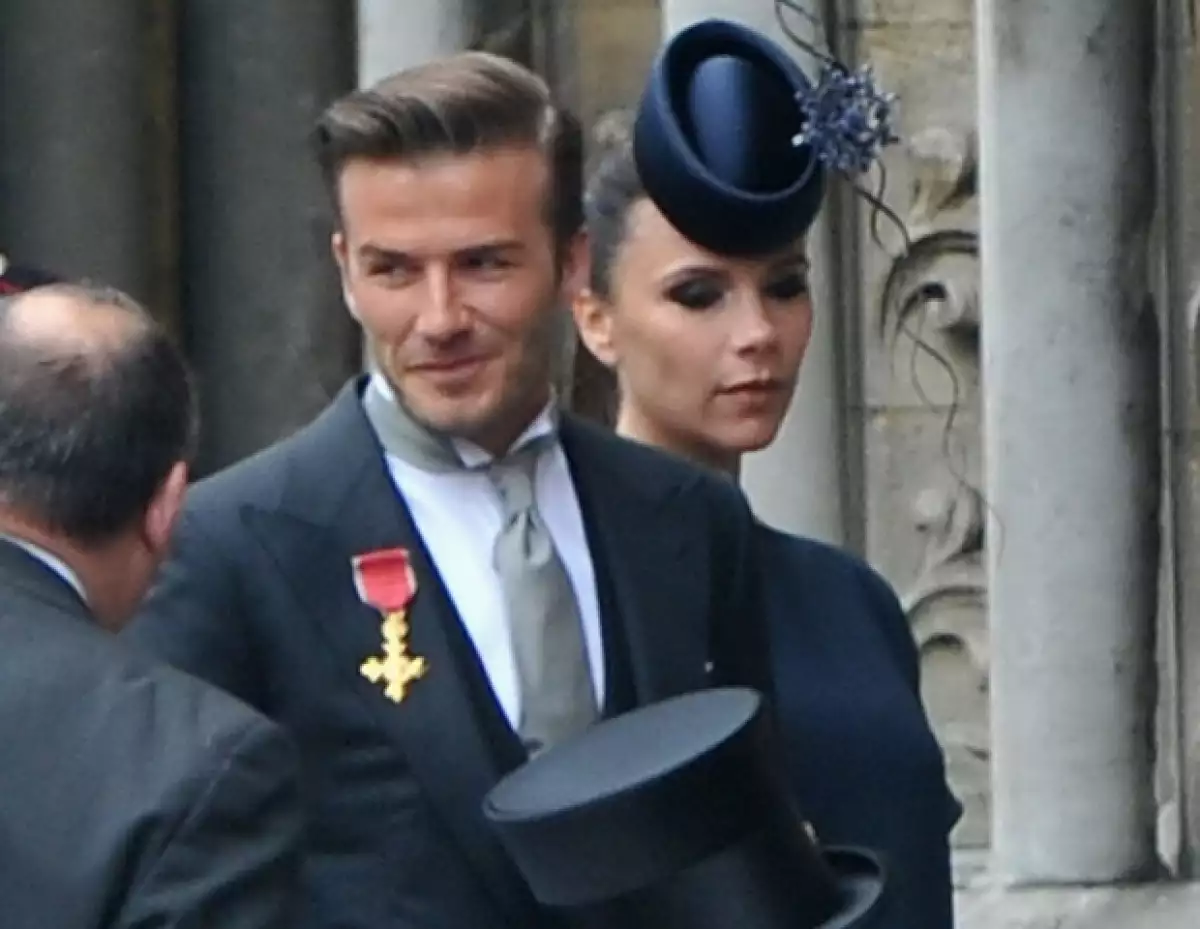 David y Victoria Beckham se pasearon entre las realeza.