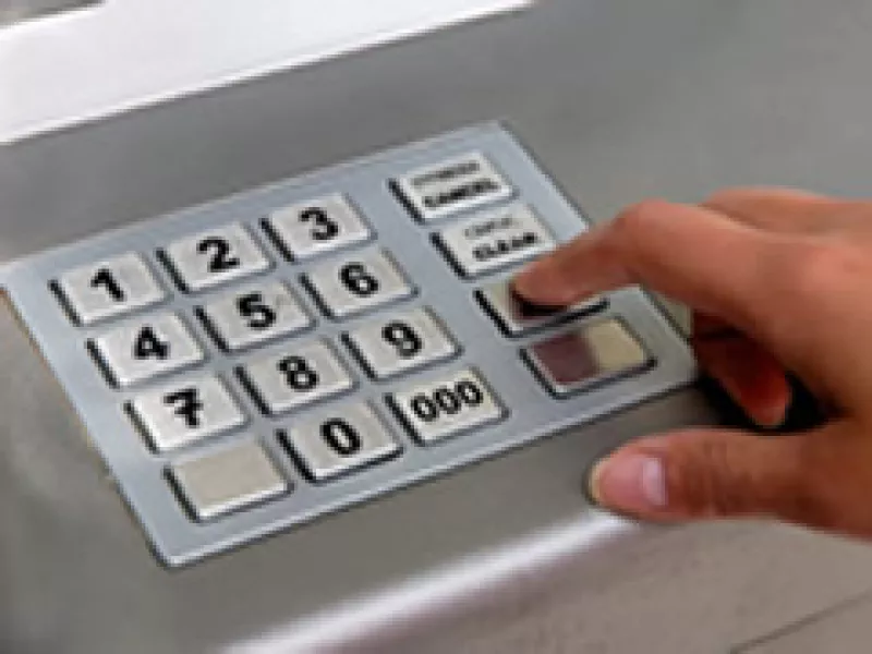 Menor competencia por regulación a tasas y comisiones (Foto: Archivo)