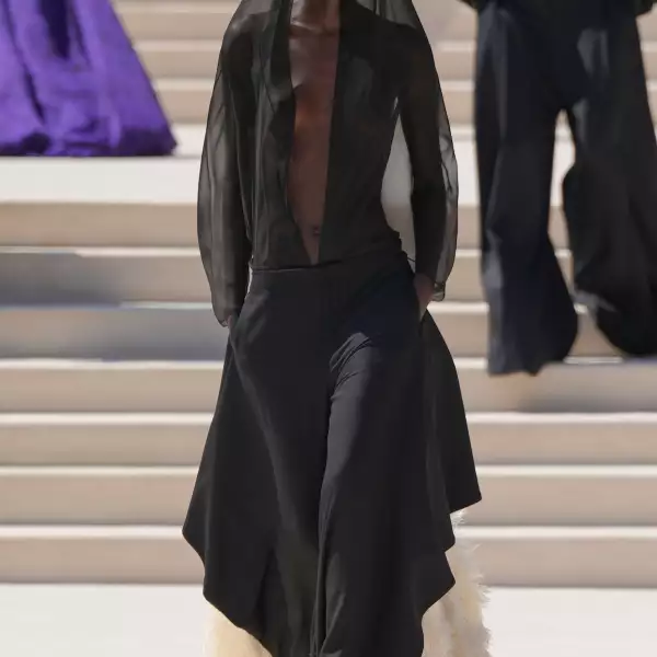 Balenciaga HC F26 029.jpg
