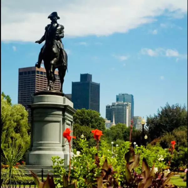 Celebre dentro de la historia de Boston, Revere ofició como mensajero en la época de guerra y considerado como uno de los patriotas de la indepedencia de Estados Unidos.