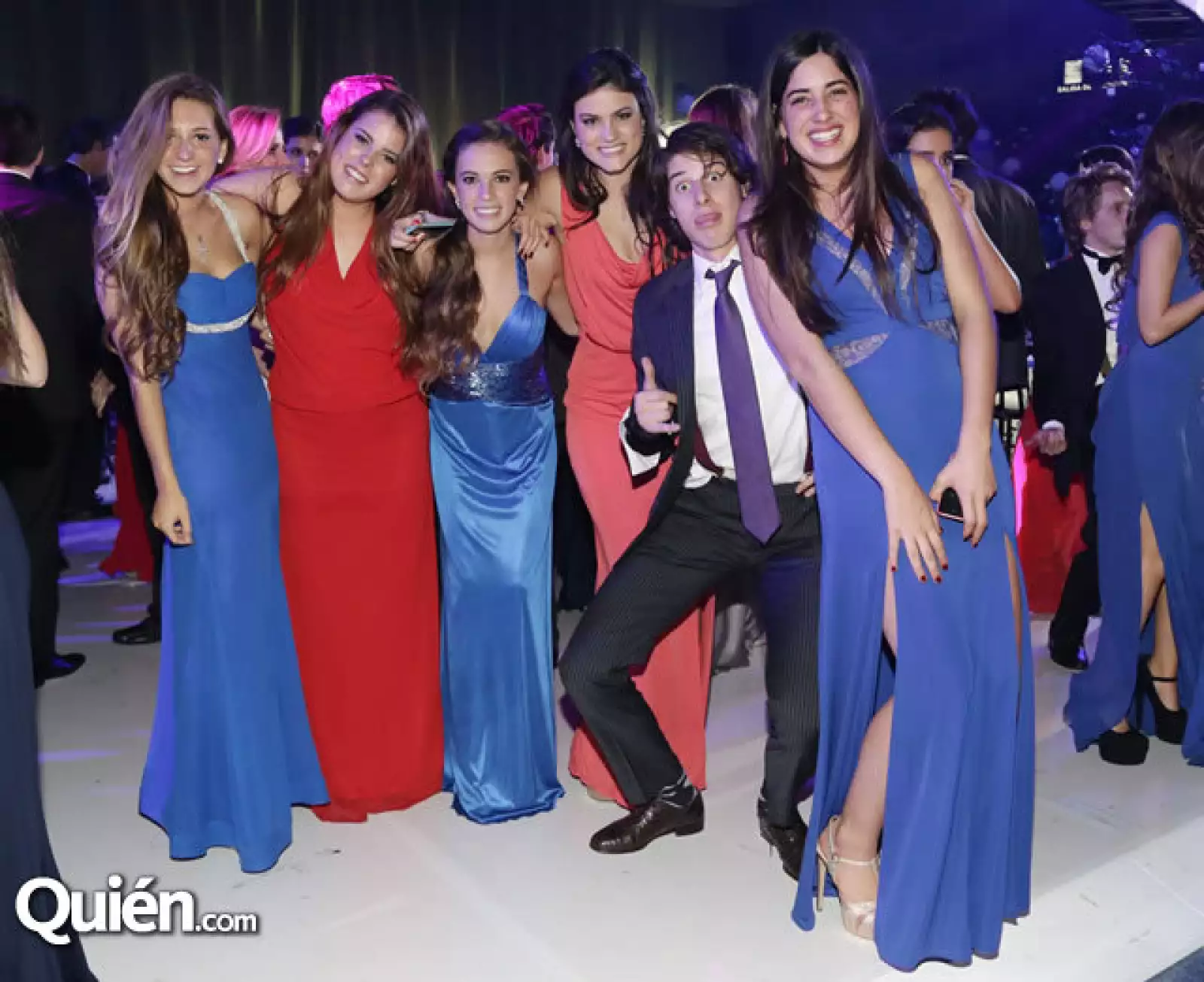 Victoria Alcocer,Mariana García,Daniela Parra,Cecilia Narvaes,Ramón Álvarez y Valentina Gutiérrez