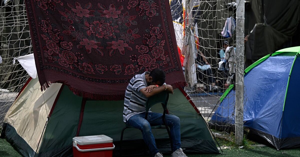CAOS EN VENEZUELA: TERREMOTO DEJA A MILES SIN COMIDA NI TECHO