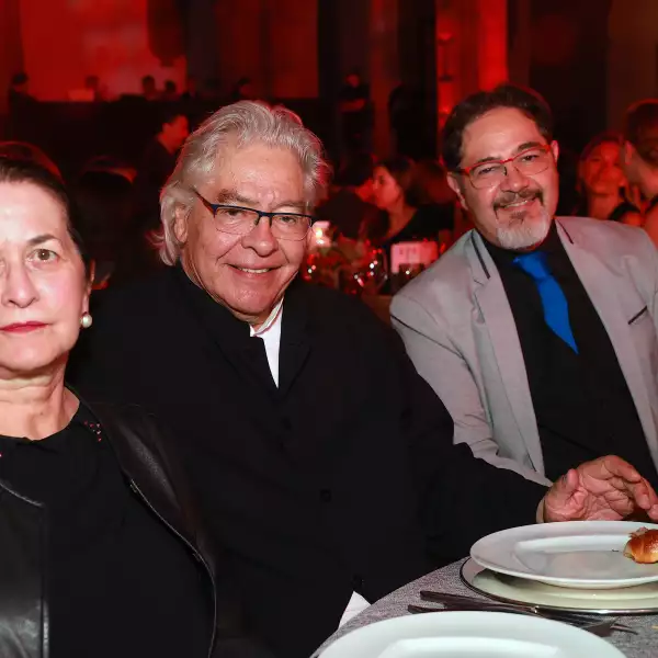 Gabriela Hernández , maestro Sebastián  y Matías Carbajal 