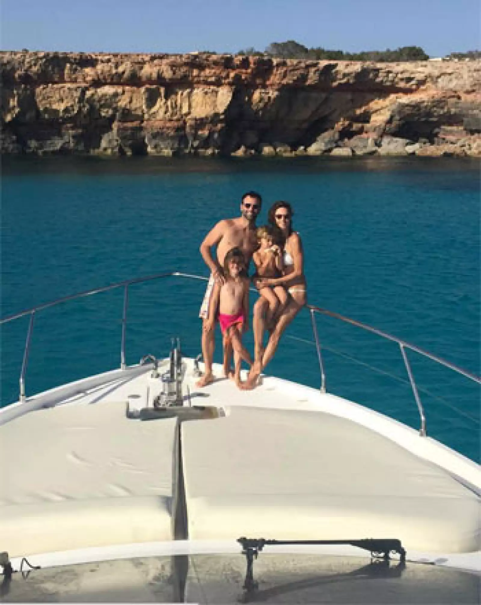 Alessandra Ambrosio y su familia en la Isla de Formentera