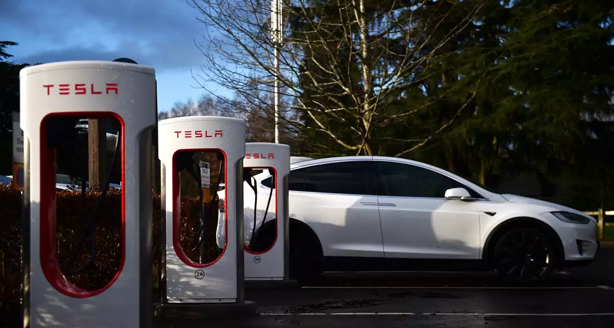 Tesla cobrará uso de sus cargadores en México