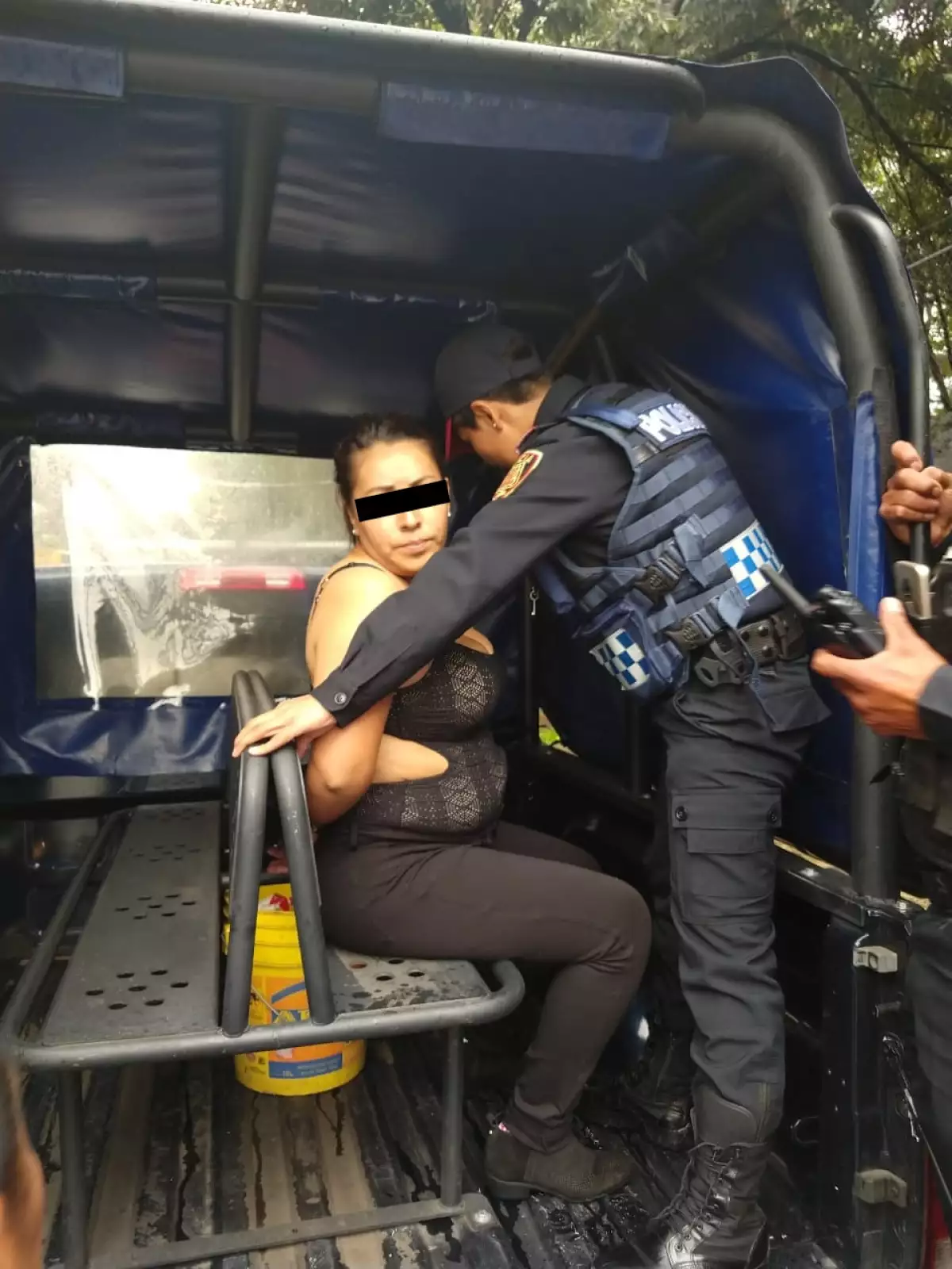 Mujer detenida en Artz
