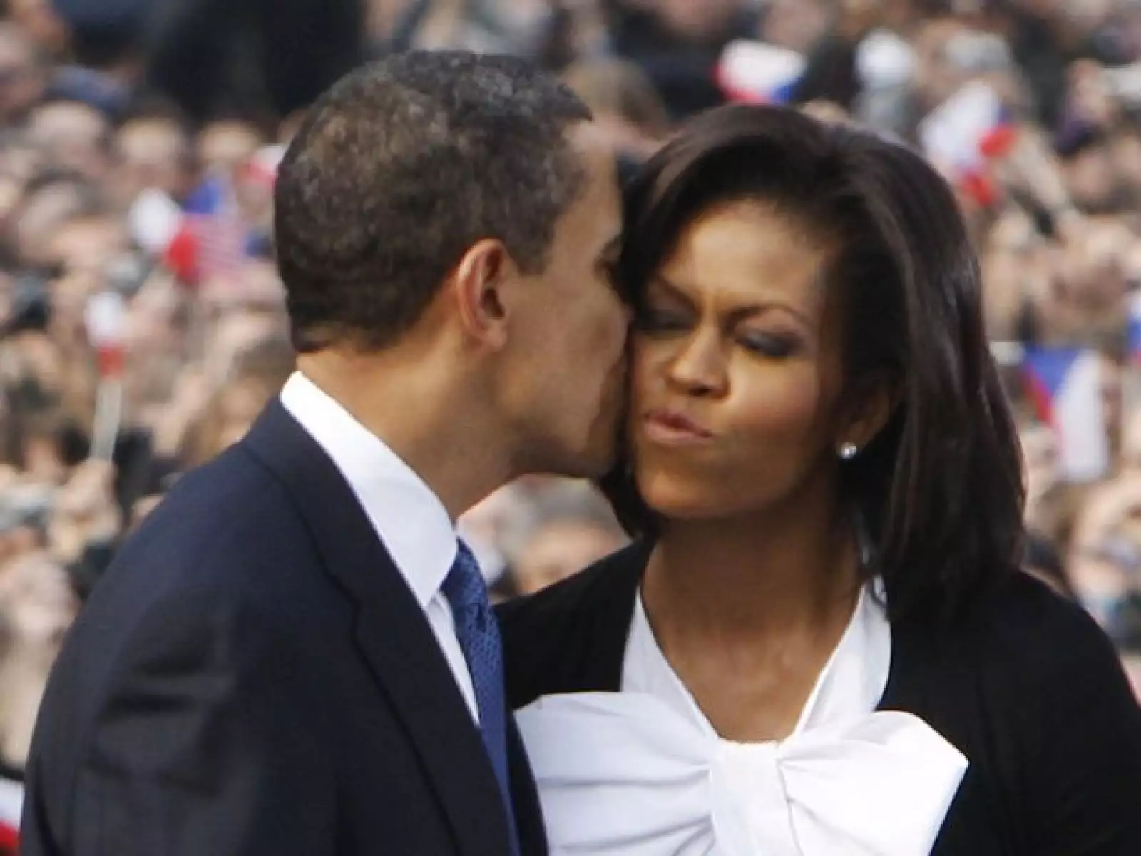 Y el lugar no importa. La privacidad menos. Barack y Michelle en la República Checa, en abril de este año.