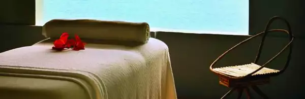 Se puede disfrutar desde un facial de yogurt hasta un corporal de coco y azúcar para exfoliar las células muertas.