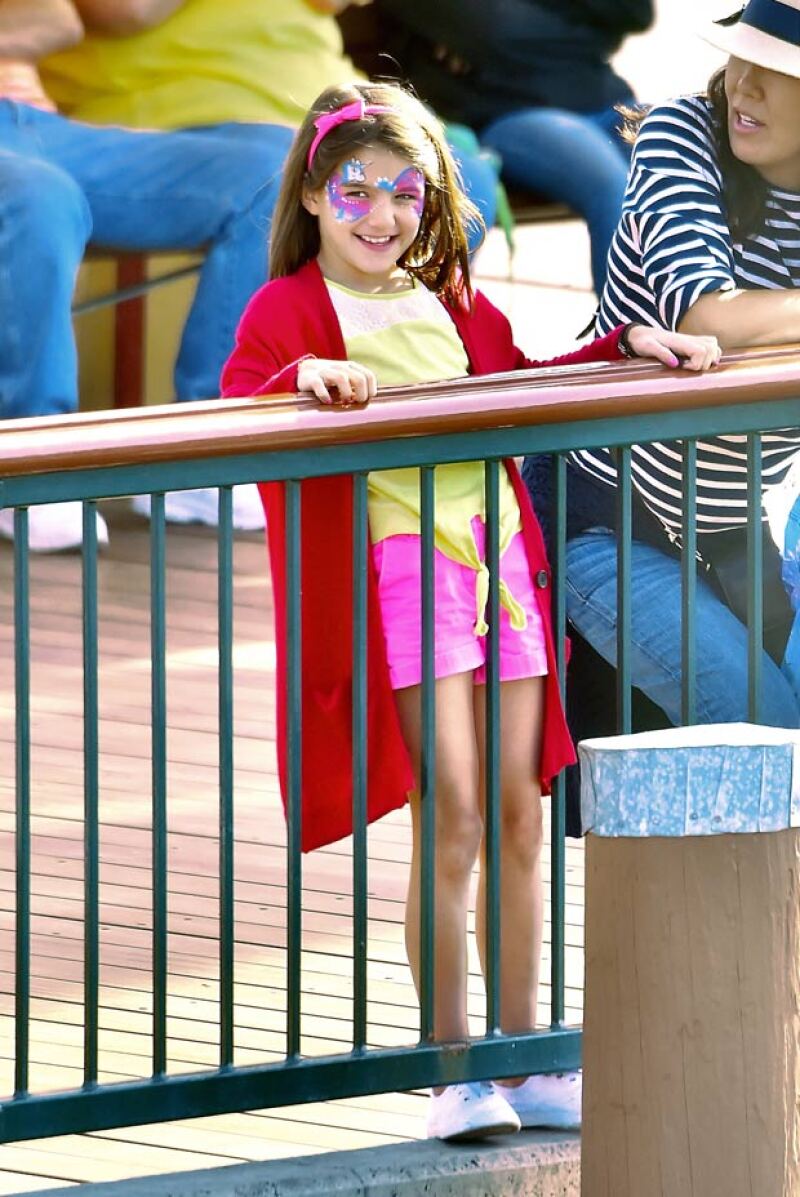 Suri Cruise eligió un maquillaje de unicornio para pasar su día en Disney.