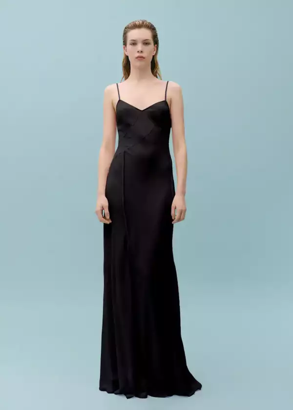 La colección de Victoria Beckham x Mango ya está disponible en México