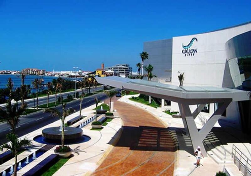Plaza Kukulcan
