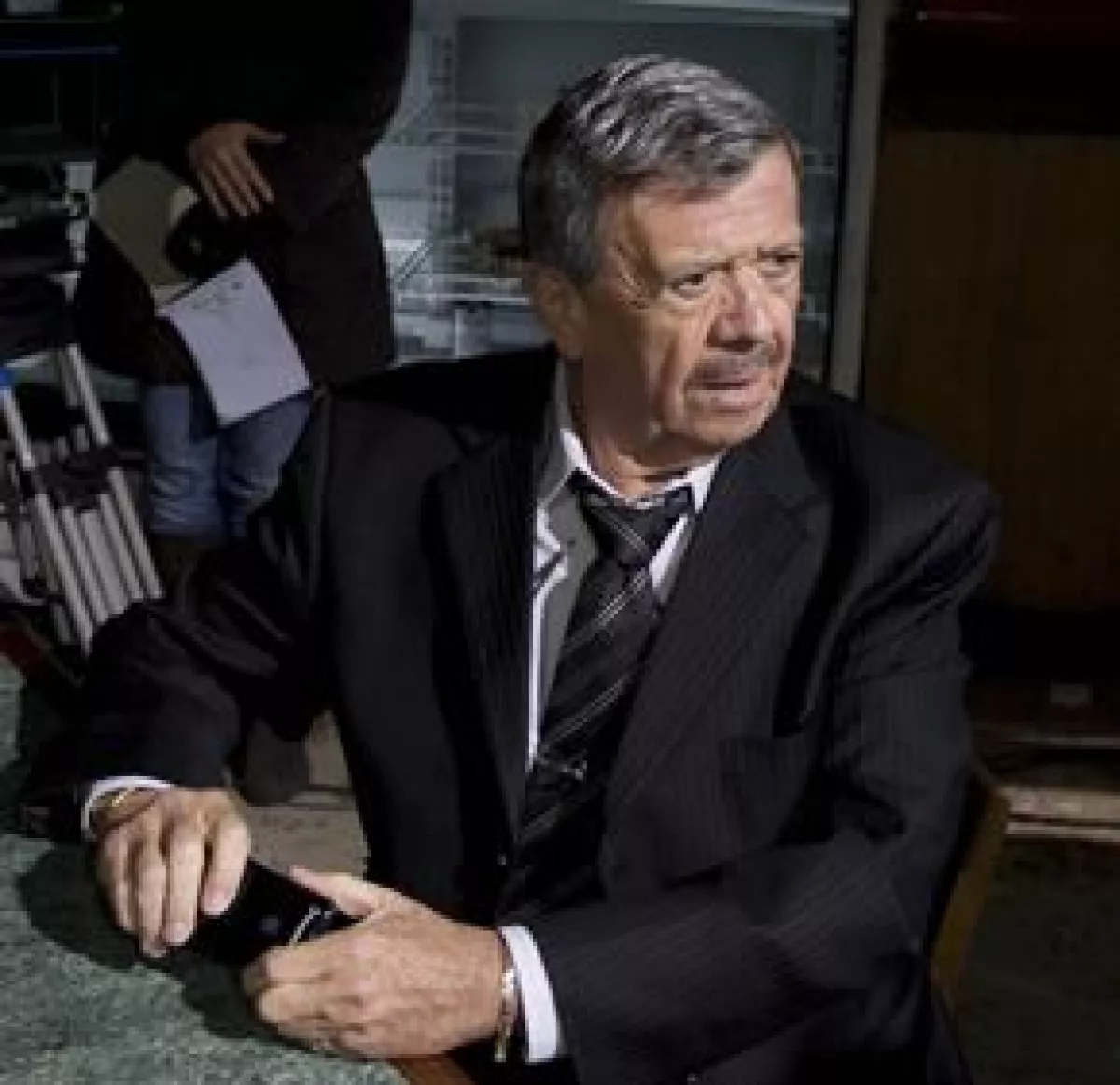 El conductor y ‘amigo de todos los niños’ participará en un capítulo de la segunda temporada de ‘Los Simuladores”, programa protagonizado por Tony Dalton y el cual se transmite por Sony.