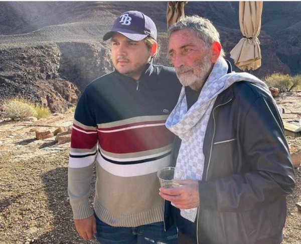 Iván Mouriño, con su abuelo, el empresario Carlos Mouriño Atanés