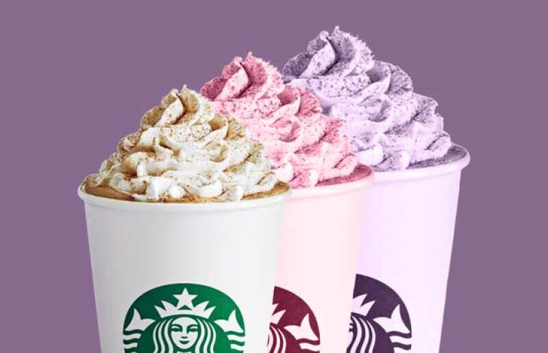 Reunirte con tus amigas en Starbucks no significa “tener” que romper tu dieta, revelamos las bebidas más refrescantes con menos calorías para que cuidas tu figura mientras pasas un momento divertido.