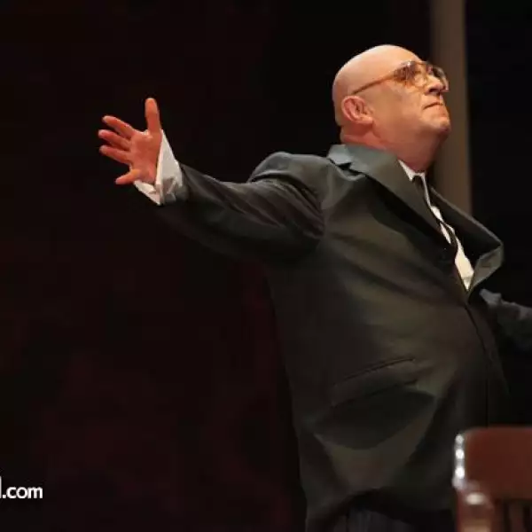 Escenas de la Obra Rojo