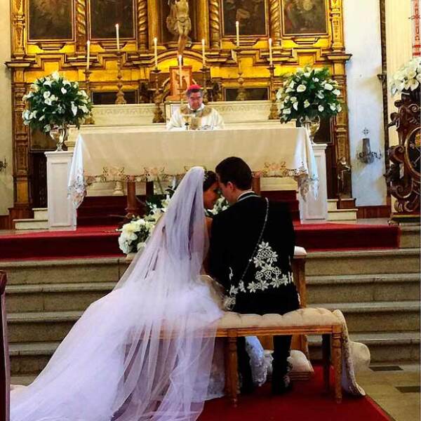 Anahí y Manuel Velasco se casaron esta mañana en la Catedral de San Cristóbal de las Casas.