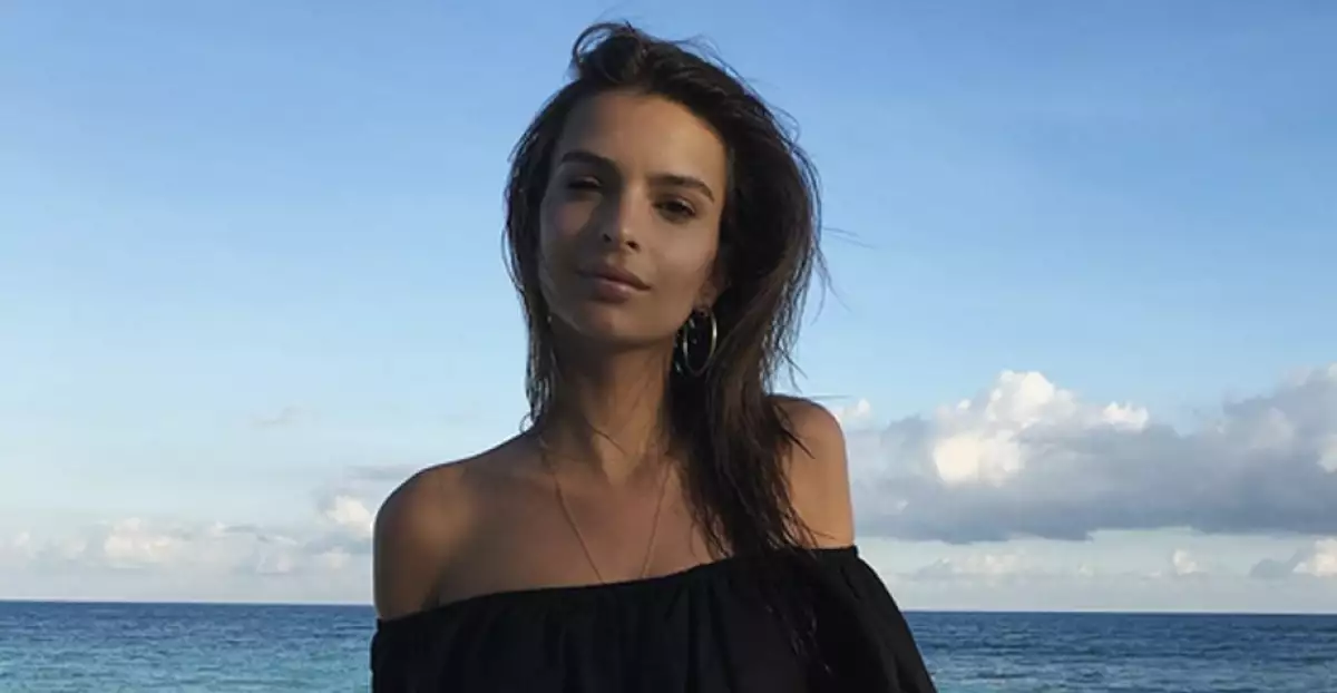 Emily Ratajkowski