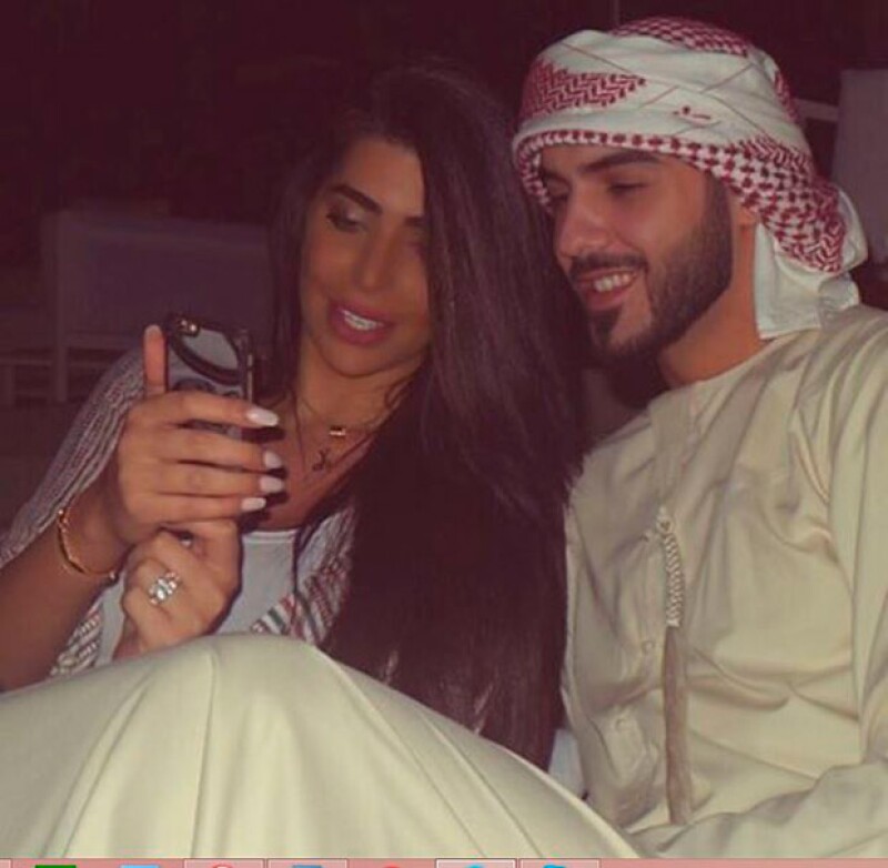 La pareja ha presumido fotografías románticas pocas semanas después de su boda.