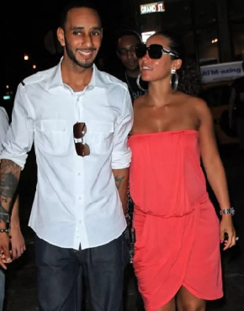 La cantante y el productor Swizz Beatz, se casaron el sábado en una ceremonia privada presidida por el médico y escritor Deepak Chopra.
