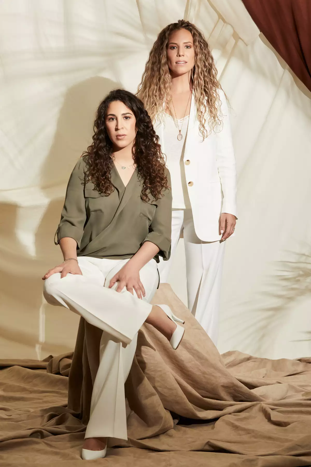 Carolina Garnica y Raquel Shabot 