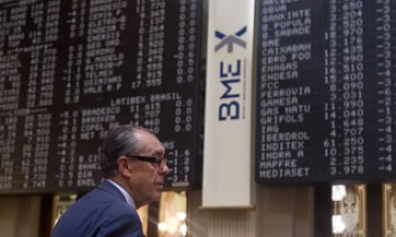 La venta corta es una manera usual de los inversores de apostar a la caída de los precios de las acciones. (Foto: AP)