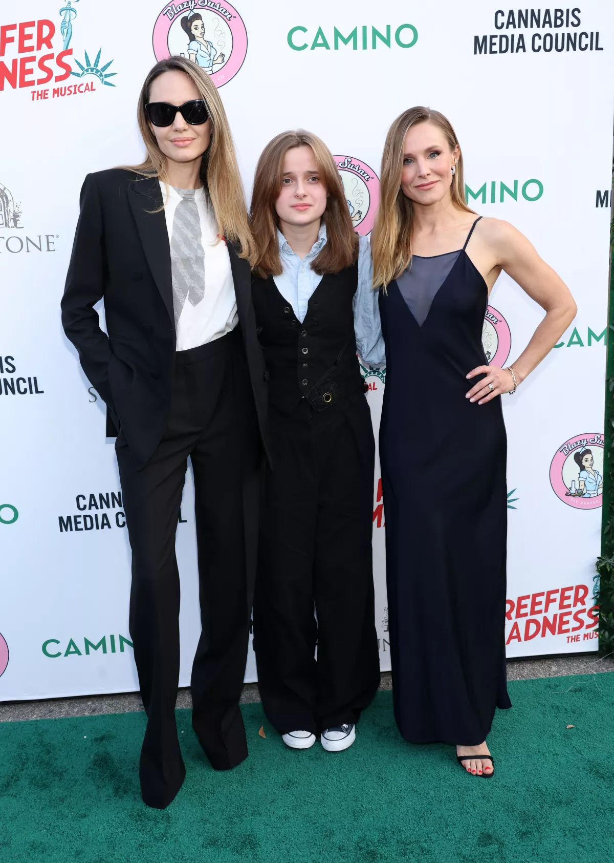 Angelina y Vivienne Jolie apuestan por looks sartoriales coordinados con un toque cool