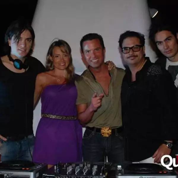 Fiesta en yate de Marcos Constandse