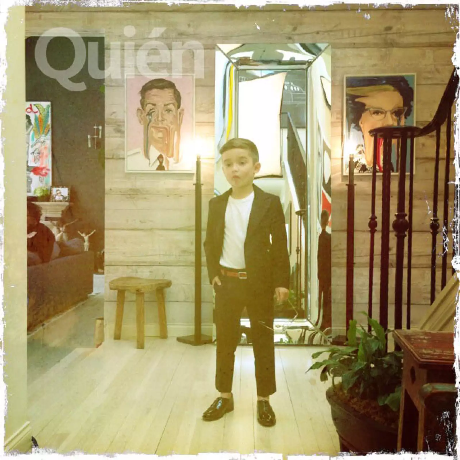 Mateo posó como todo un profesional.