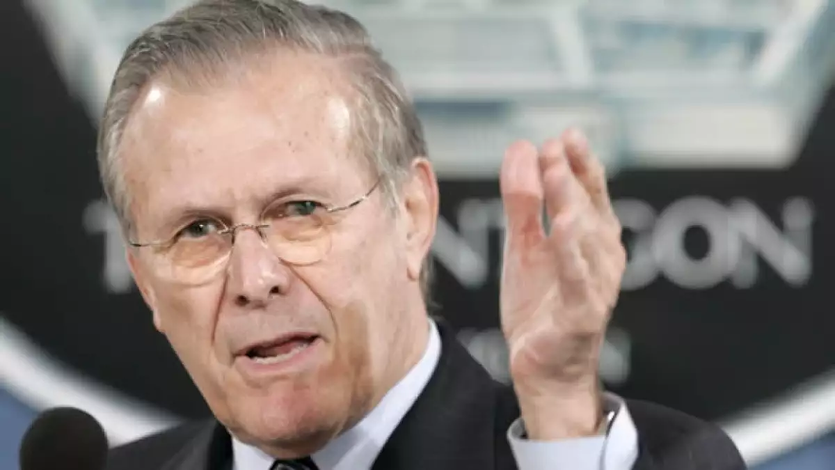 Donald Rumsfeld, ex secretario de Defensa de EU, fue mencionado como uno de los funcionarios a los que Irán llevará a juicio.
