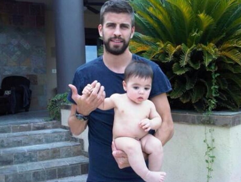 Gerard con Milan, disfrutando del calor.