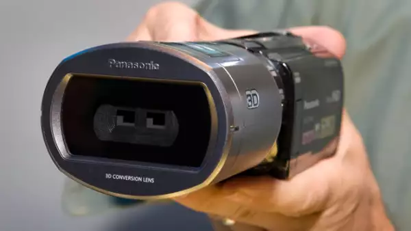Panasonic presentó la cámara HDC-TM900, capaz de grabar en alta definición y en tercera dimensión.