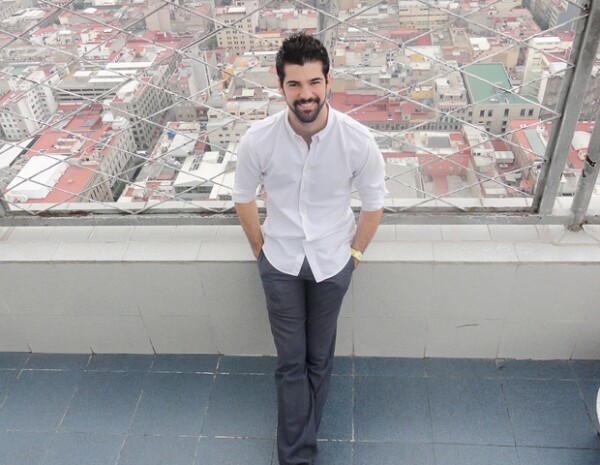 Miguel Ángel Muñoz es protagonista de la serie de "Infames", producción de Epigmenio Ibarra, que se transmite de lunes a viernes, por Cadena 3.