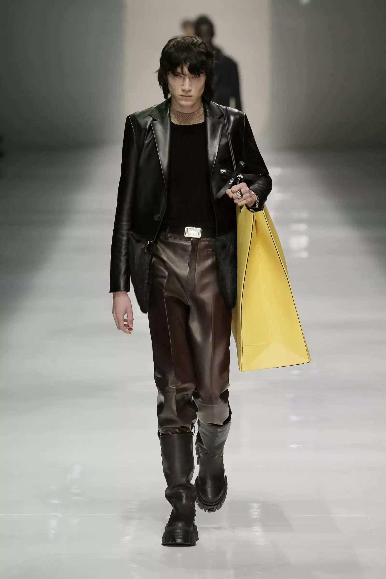 02_FENDI _MAN_FW_20_21.JPG