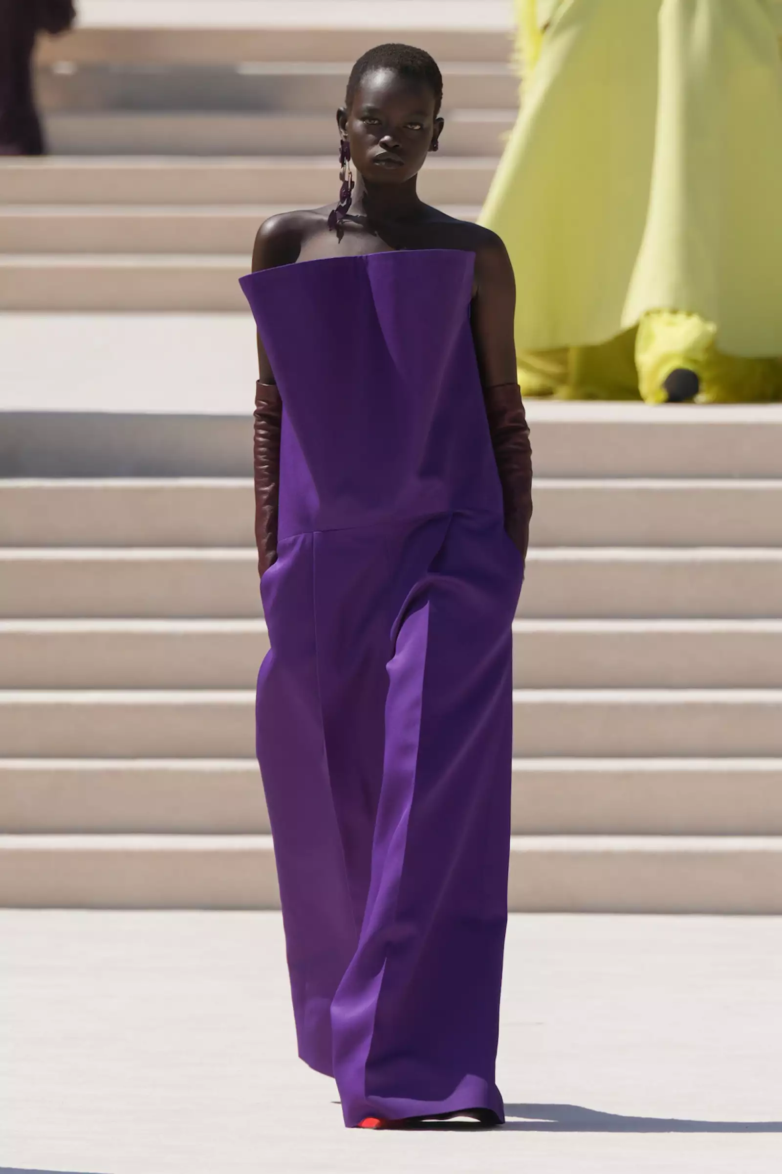 Balenciaga HC F26 017.jpg