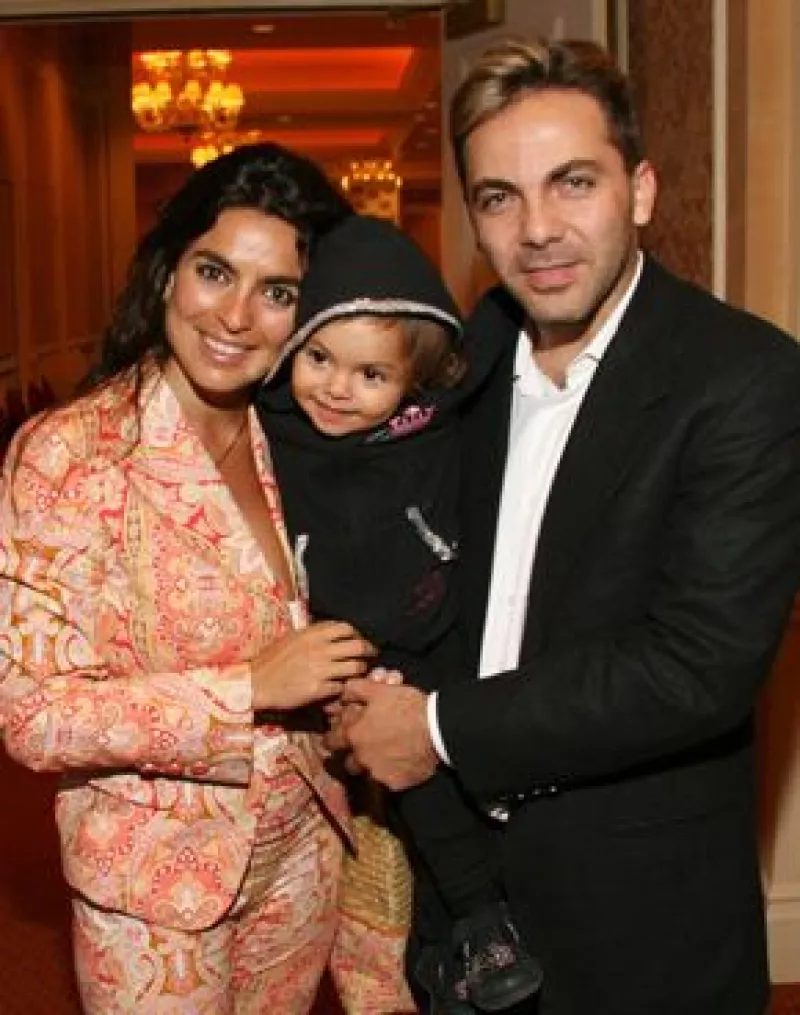 El cantante mexicano Cristian Castro y su aún esposa la argentina Valeria Liberman llegaron a un acuerdo para terminar su divorcio, tras más de un año de un difícili proceso legal.